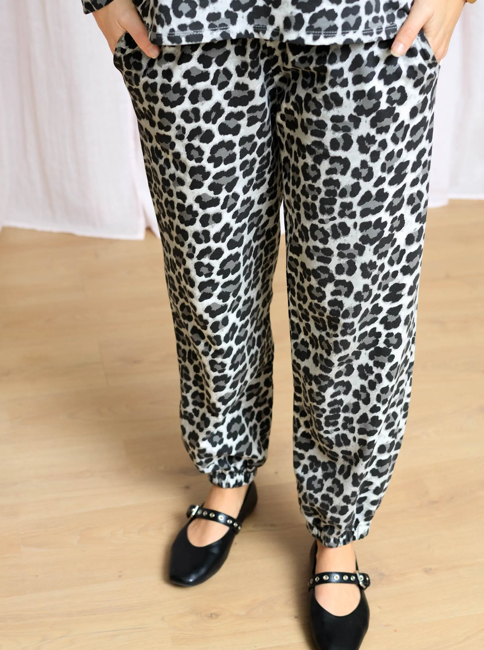 BCAVA sweat pant - Lt. Grey Leo
