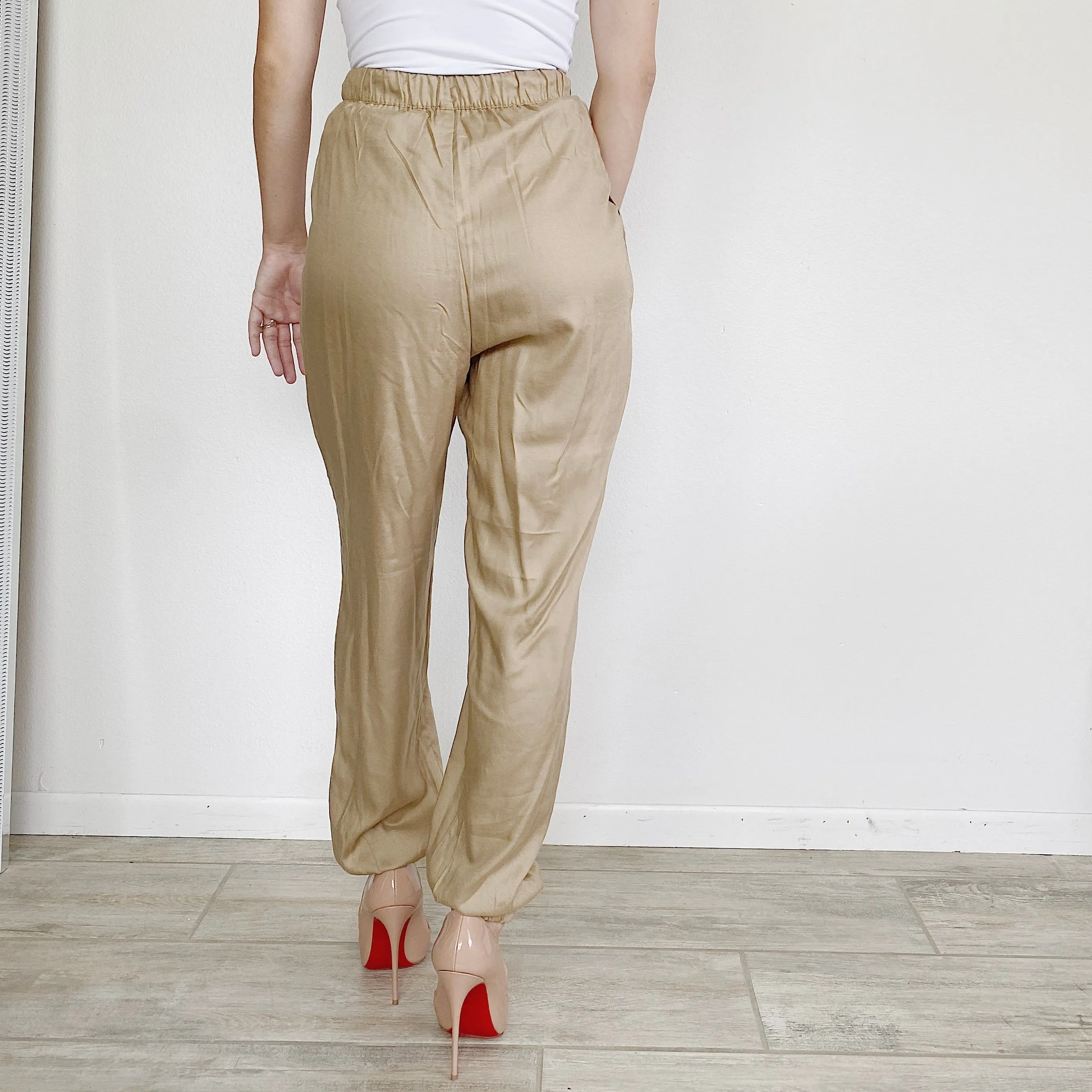 Divided by H&M Tan Joggers NWT size 2