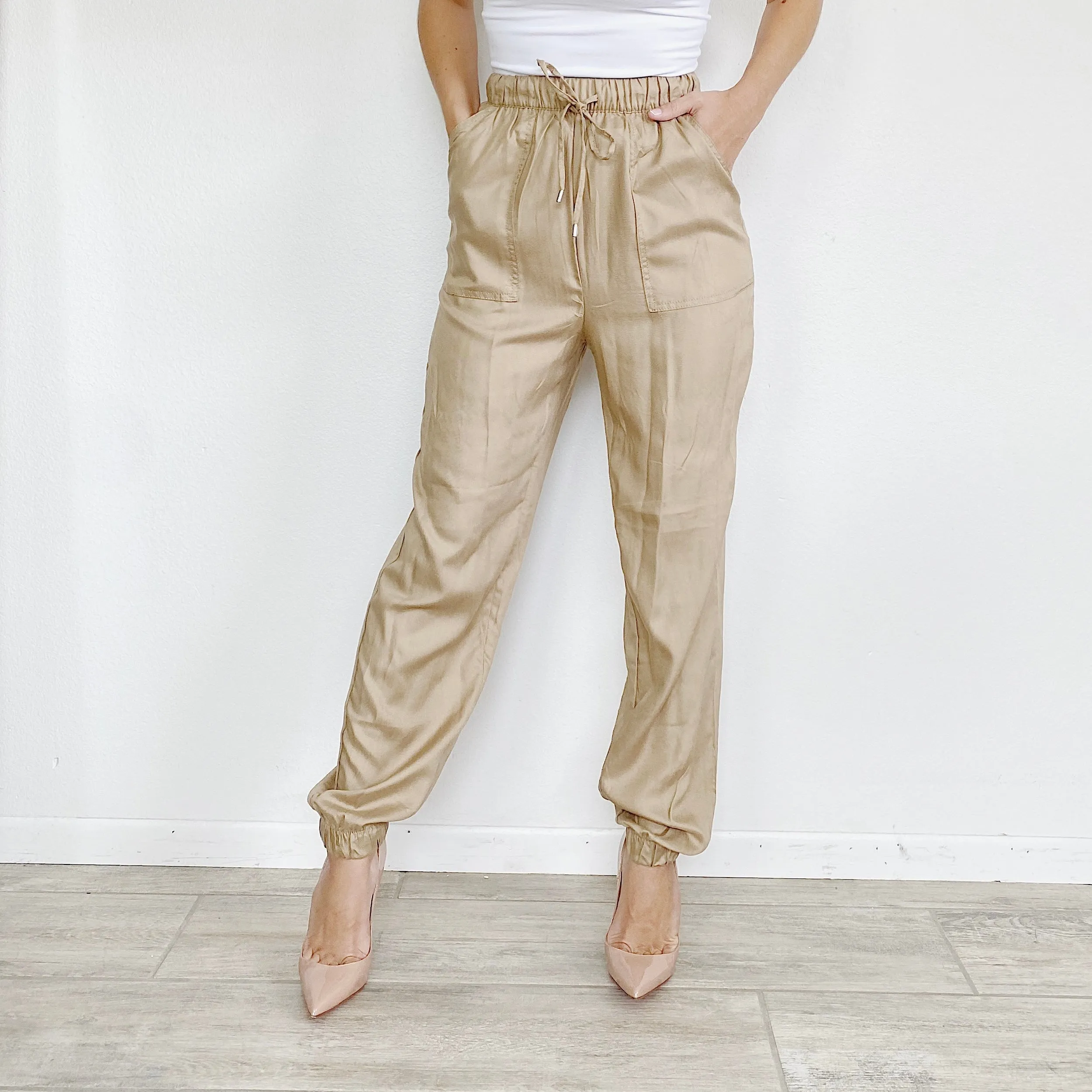 Divided by H&M Tan Joggers NWT size 2