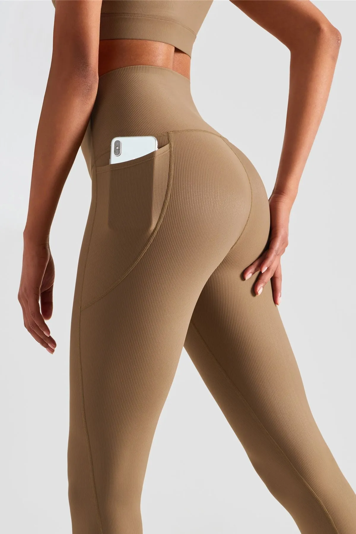 Ribbed Seamless Leggings with Pockets
